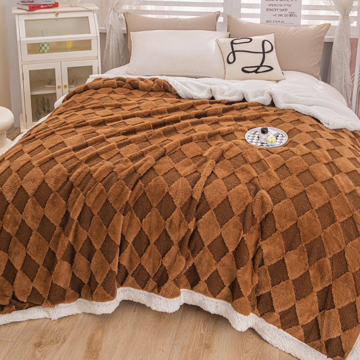 Patura Cocolino cu Blanita de Iepure si Catifea Teddy, 200x230cm, cu blanita pe spate