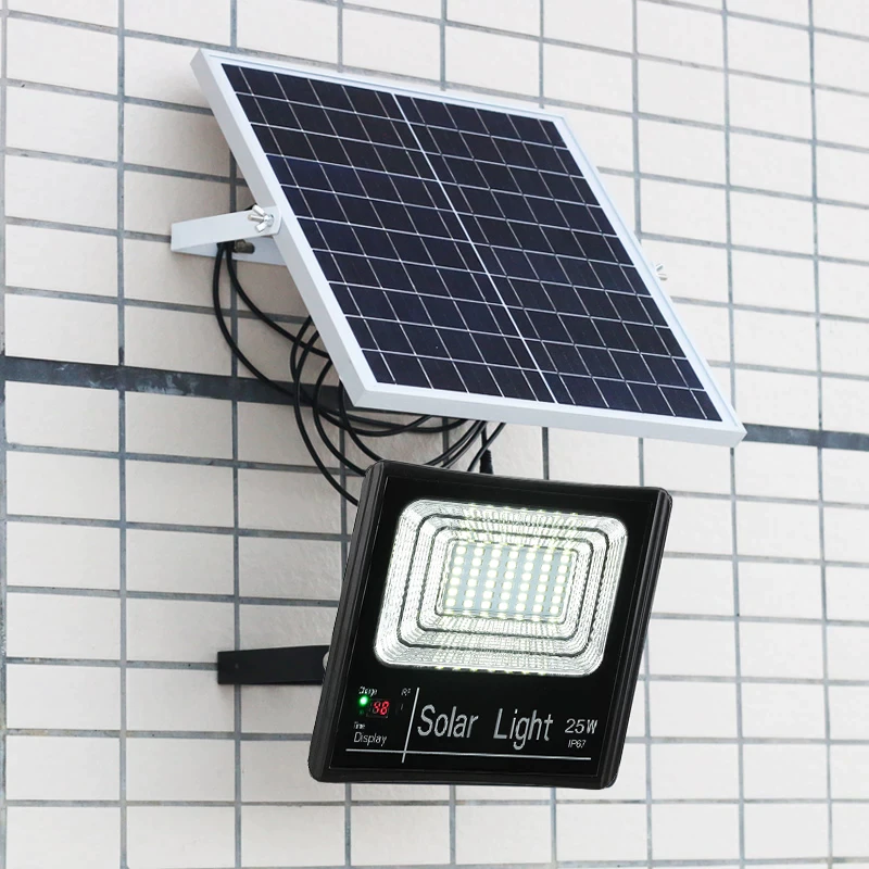 Proiector LED cu panou solar si telecomanda, IP66